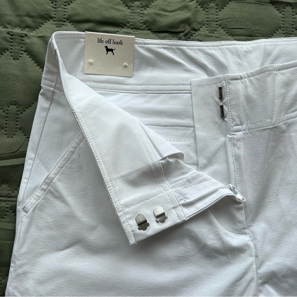 ***NWT***The Black Dog Ladies Capris color White - Picture 3 of 11